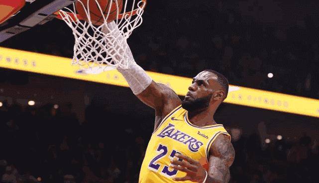  詹姆斯常规赛总得分突破四万分大关  