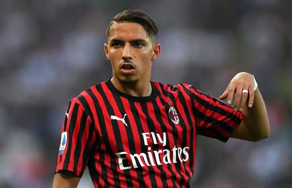  米兰中场核心复出盘活攻势  