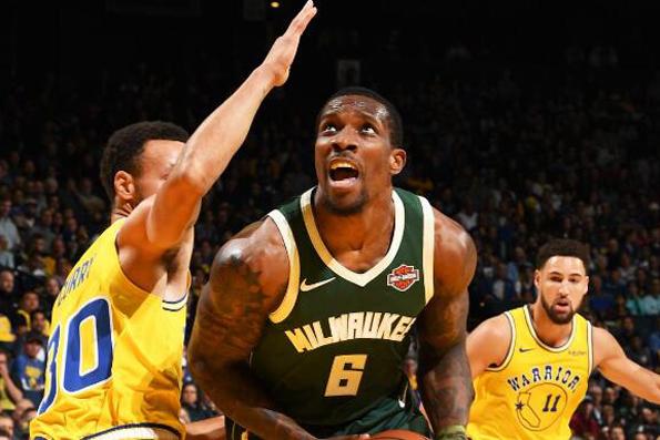  字母哥伤退，雄鹿不敌热火遭连败  